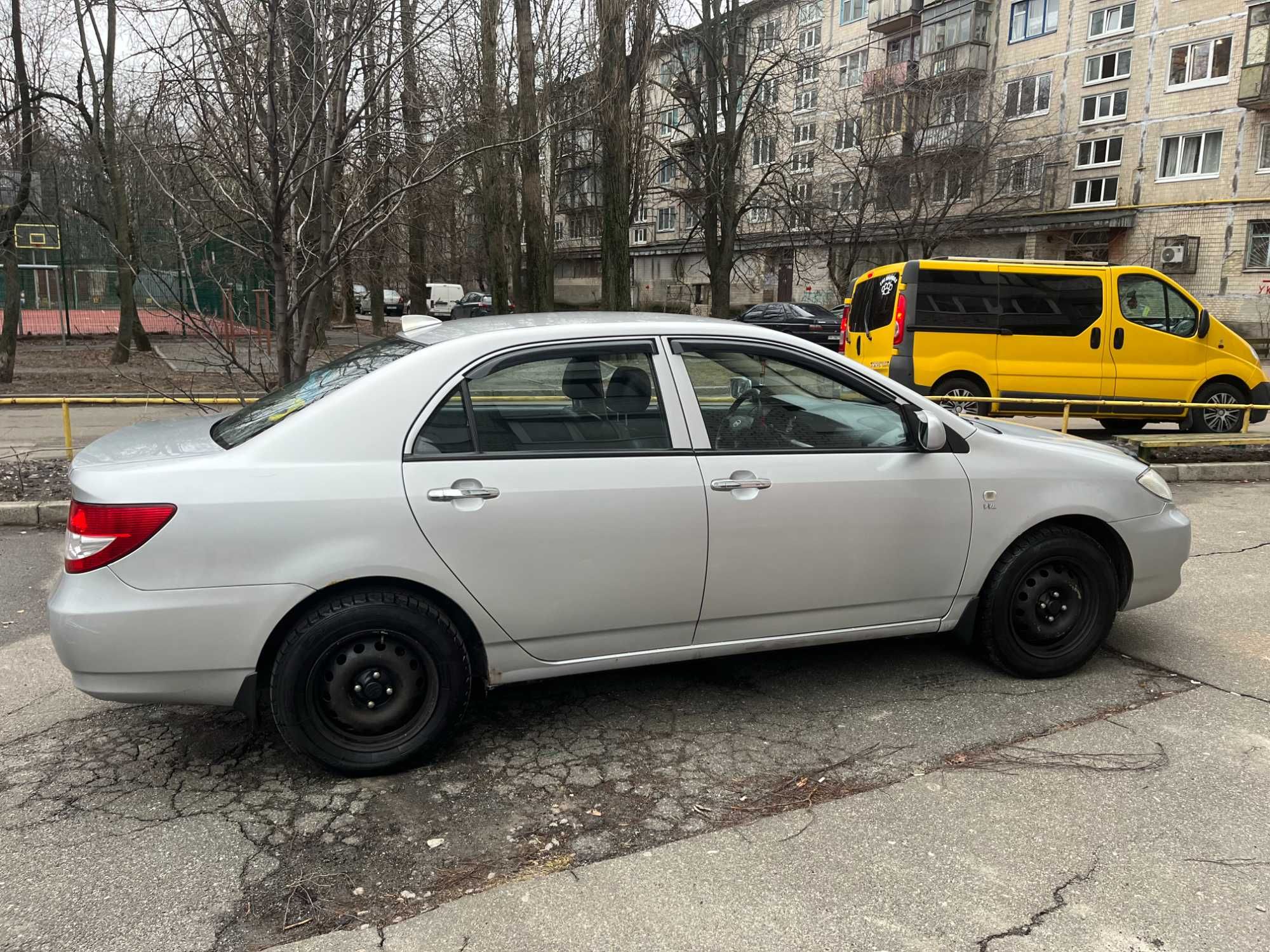 Легковий автомобіль BYD F3