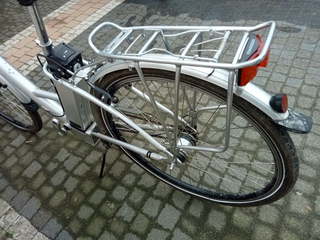 Rower elektryczny damka ruhrwerk ,24 v,250w, uszkodzona