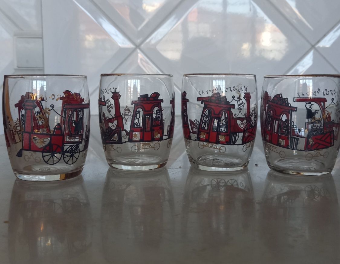 4 copos pequenos vintage