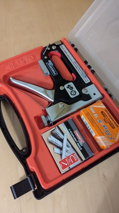 Zszywacz tapicerski ręczny POWERFIX