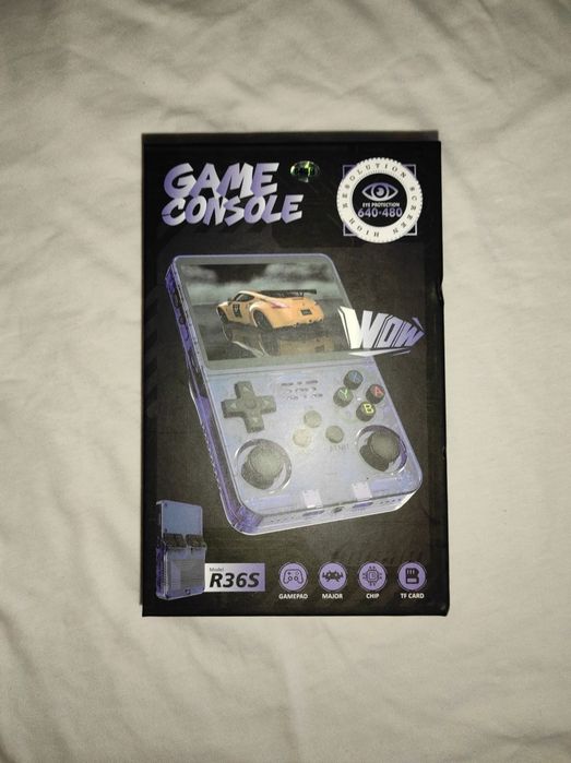 Retro konsola r36s z kartą pamięci 64 GB i 22 tysiącami gier