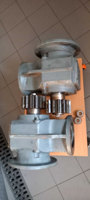 Przekładnia walcowo stożkowa SEW KF77