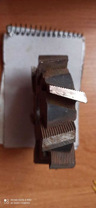 Продам:  ключи  разные  молотки труборезы