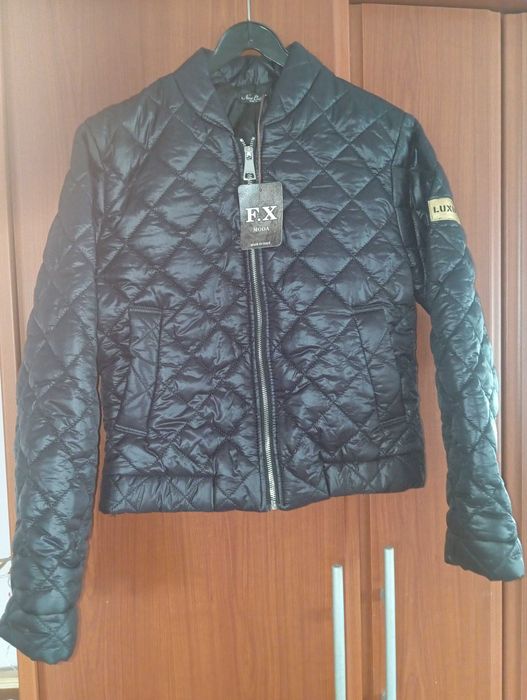 Kurtka jesienna rozmiar S czarna NOWA.  pikowana