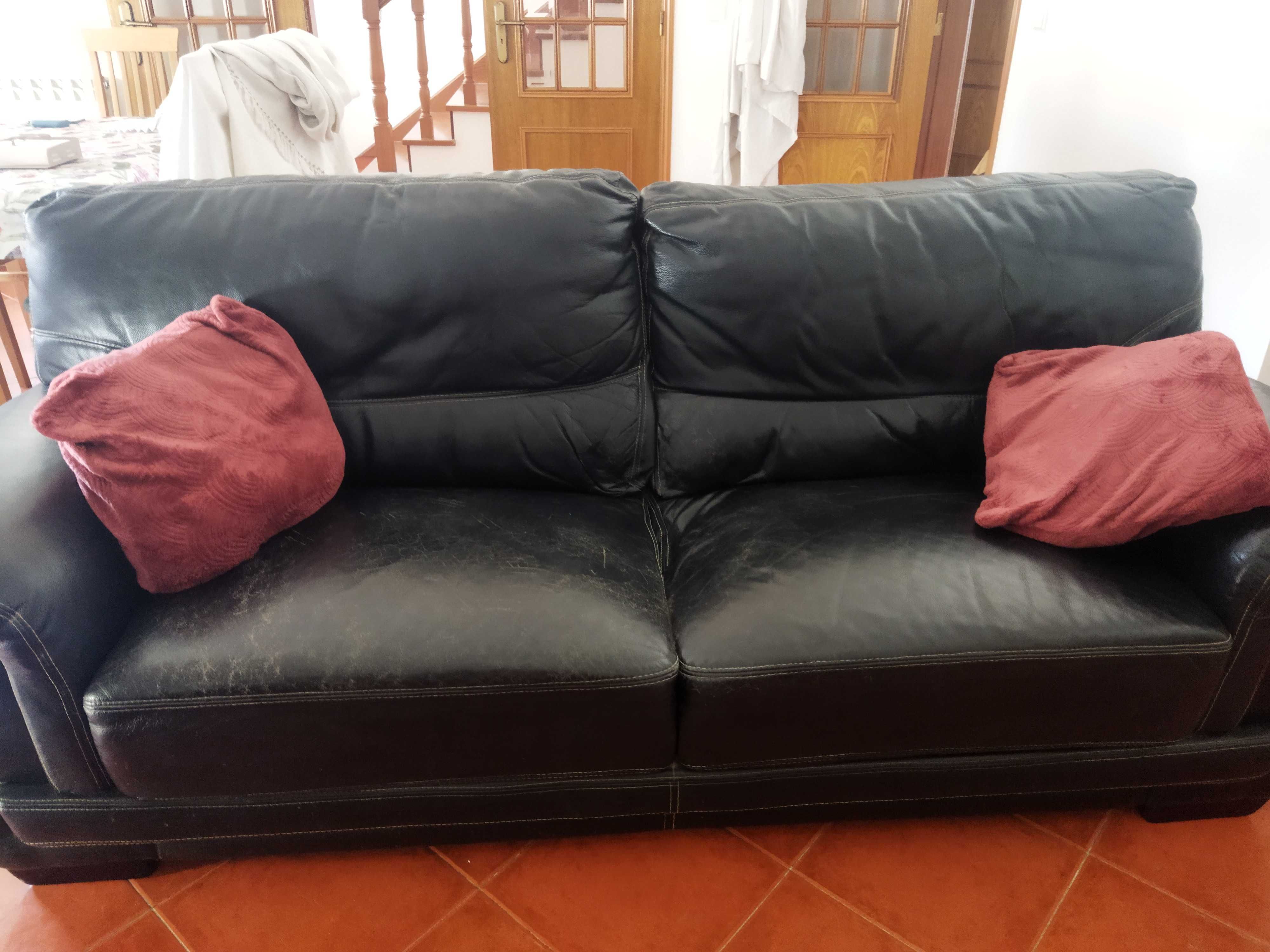 Sofás conjunto 2 e 3 lugares Pele Sintética