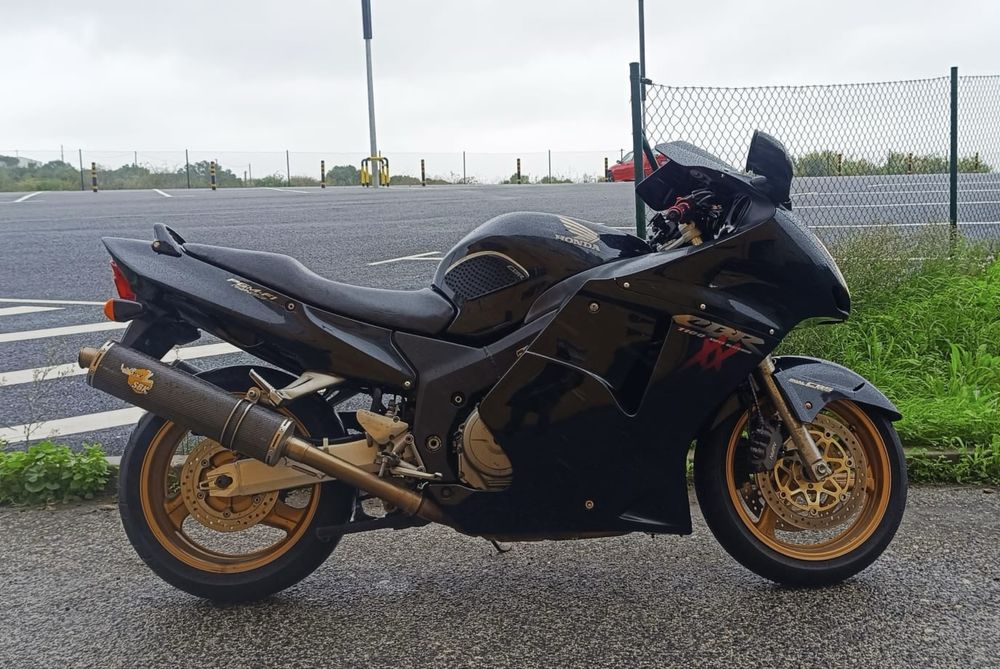 Honda CBR XX 1100 SuperBlackBird