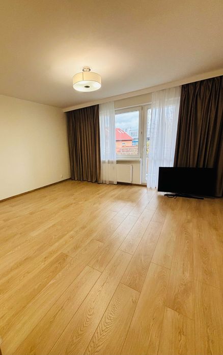 Przytulna kawalerka z balkonem na spokojnym osiedlu!