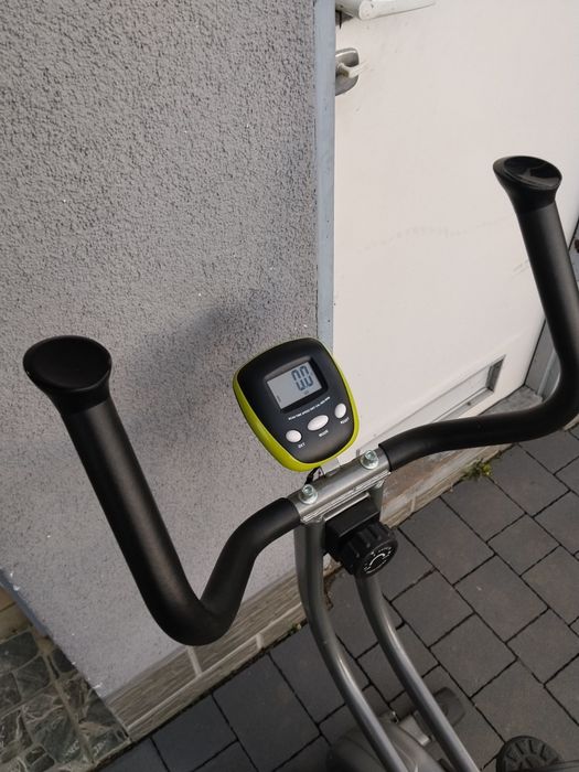 Rower stacjonarny magnetyczny bardzo ładny.
