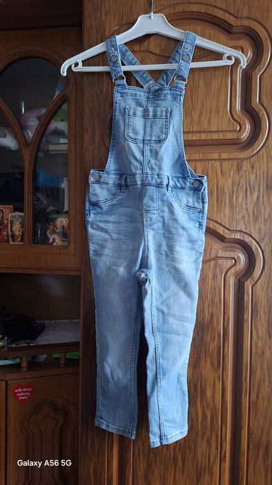 Spodnie jeansowe dziewczęce ogrodniczki H&M 104.