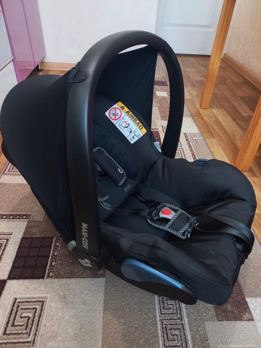 Автокрісло Maxi-Cosi Citi Essential Black