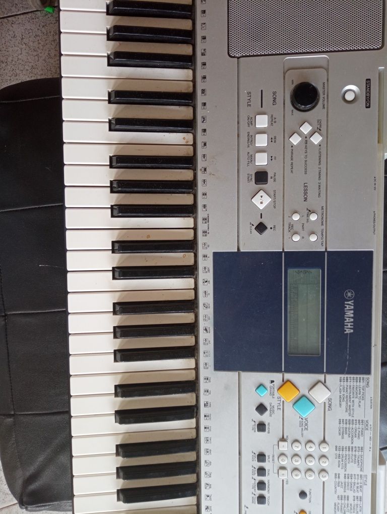 Piano Yamaha 323 
Melhor oferta 
Pleno Funcionamento