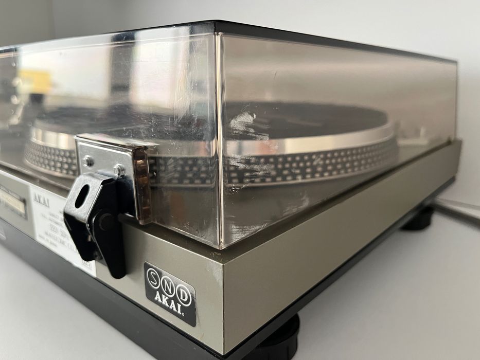 Gramofon Akai AP-207