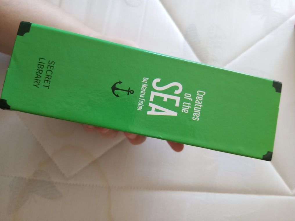 Livro falso, cofre com código