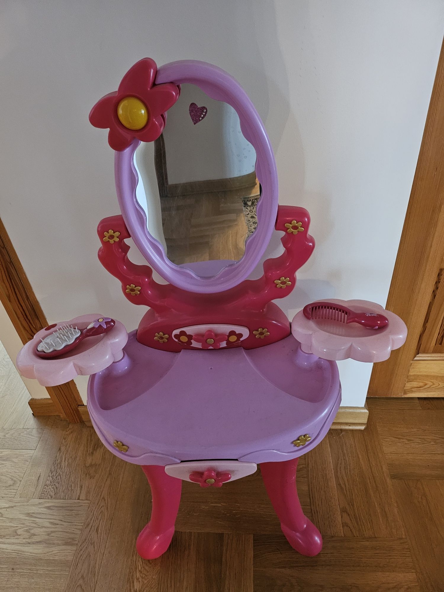 Toaletka dla dziewczynki