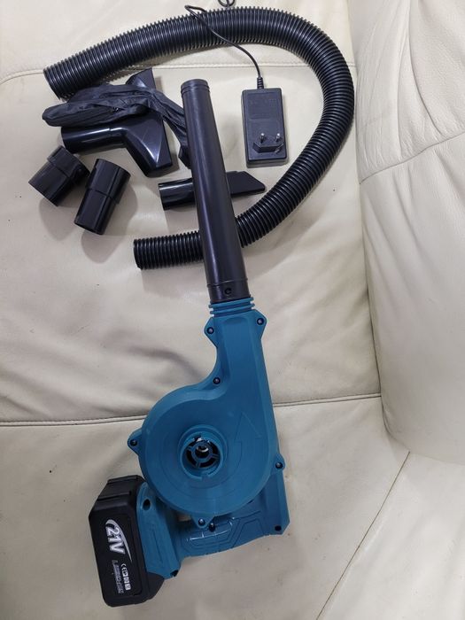 Dmuchawa akumulatorowa z funkcją odkurzania