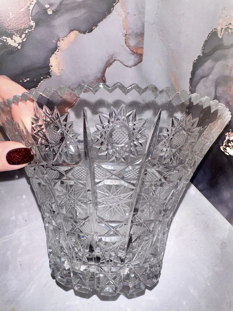 Красивая хрустальная ваза «корзинка»