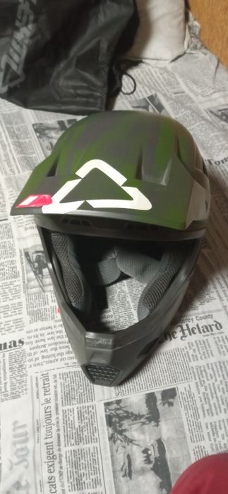 Шолом Full Face Leatt DBX 3.0 DH v20.1