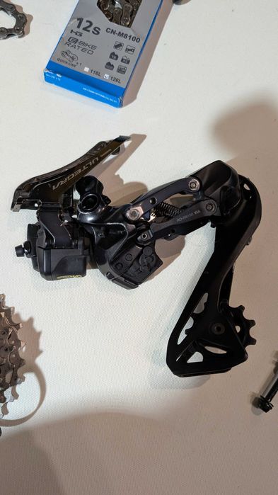 Pełna grupa Shimano ULTEGRA Di2 R8150 2x12S