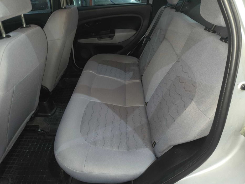 Fiat Linea 2013 рестайлінг (1.4 77 к.с.) Газ/Бензин - Ідеальний стан