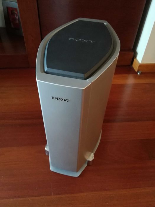 TV SONY, leitor de DVD e sistema de som Sony Speaker System ss-rs550