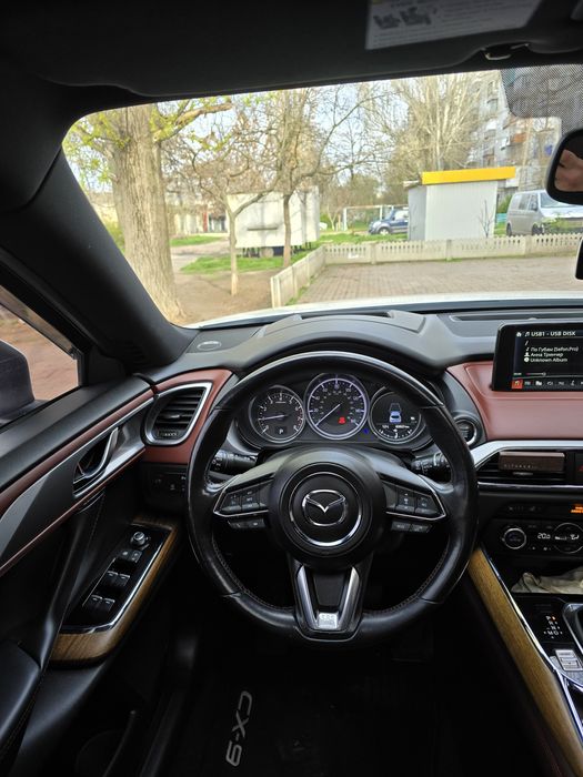 Mazda CX-9 Signature