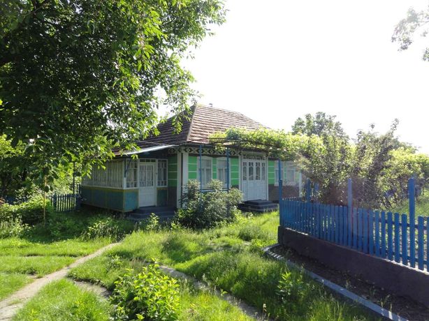 Продам  будинок в селі Рашків.