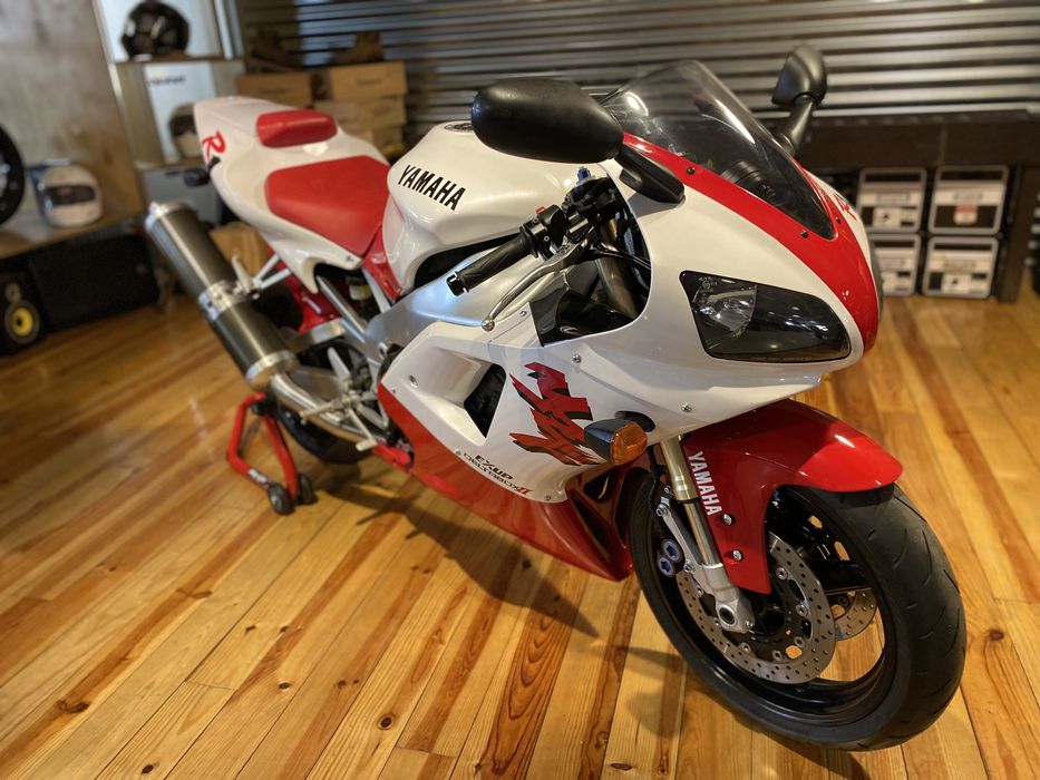 Yamaha R1 1st edition