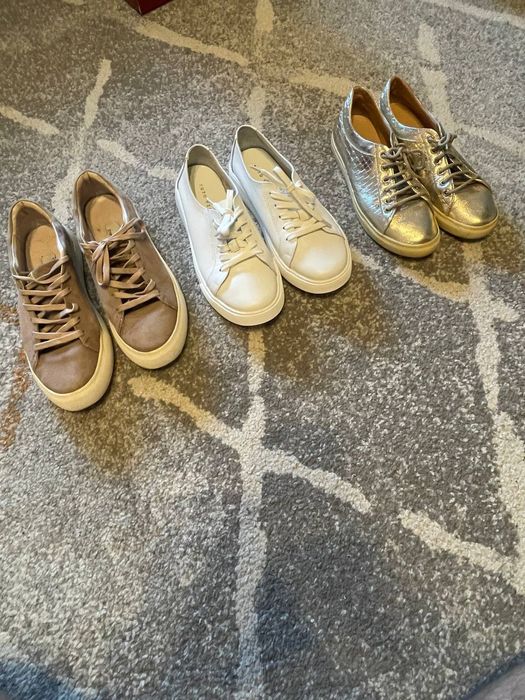 Лот женской обуви