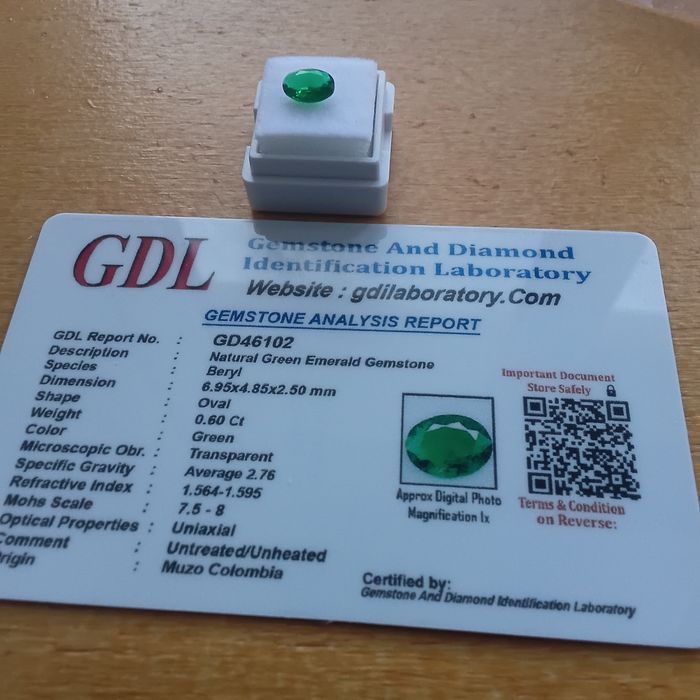 Esmeralda Natural Certificada – 0,60 ct. Corte Oval