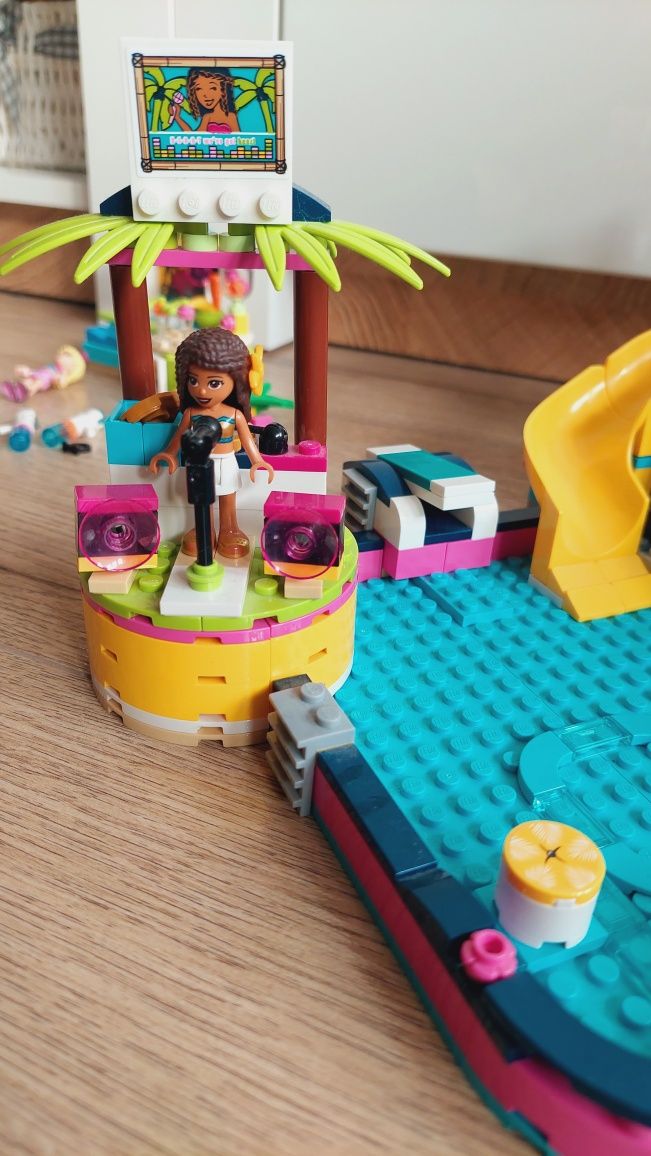 Lego Friends 41374 Impreza Andrei na basenie