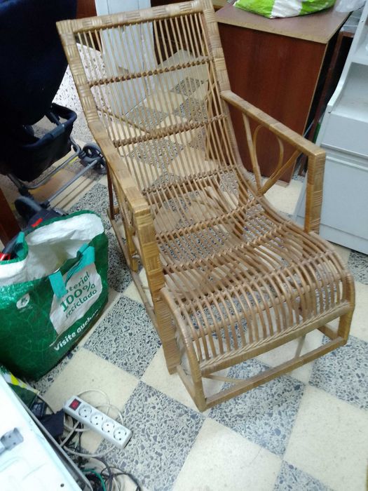 Cadeirão de bambú