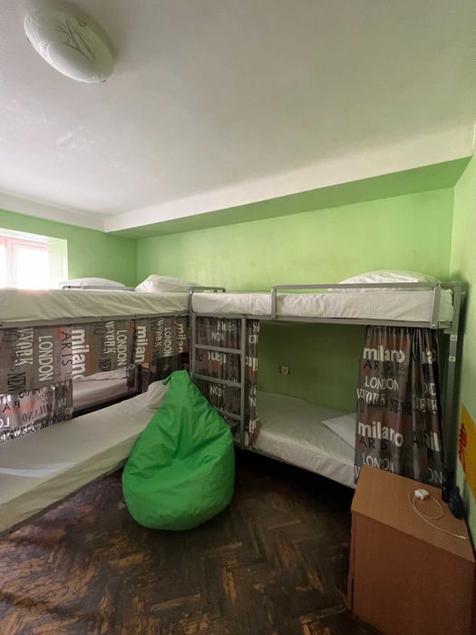 Чистый хостел правый берег, Кловская/Место в комнате на шестерых!--555.biz.ua