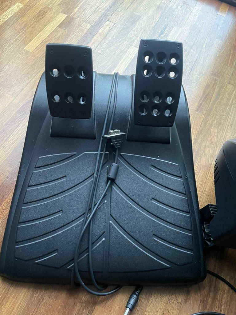 Kierownica Logitech Driving Force GT do PC/ps3