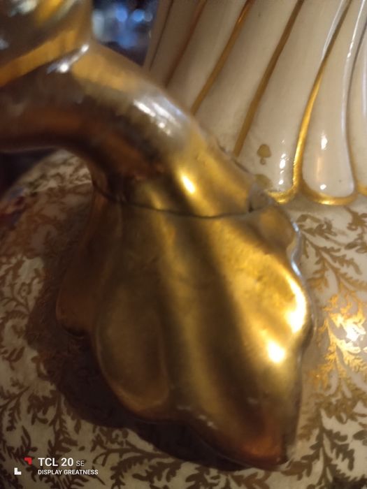 Jarra em louça pintada à mão