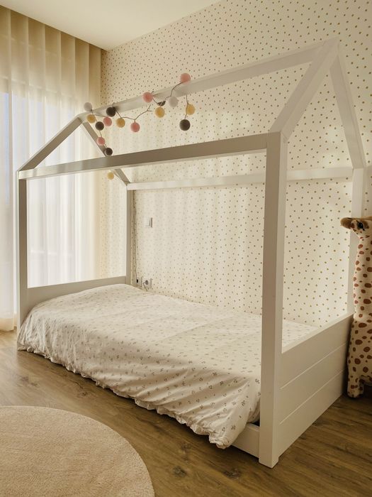 Cama casinha de carpintaria marca Flybaby+ colchão viscoelastico