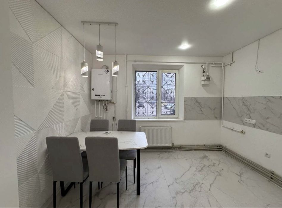 Продам 3 комн, АО, ремонт!