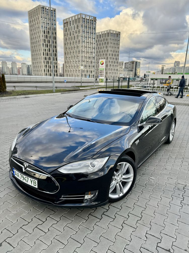 Tesla Model S, 85 кВт