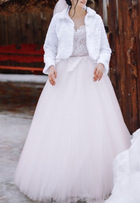 Продам весільну сукню 2019
