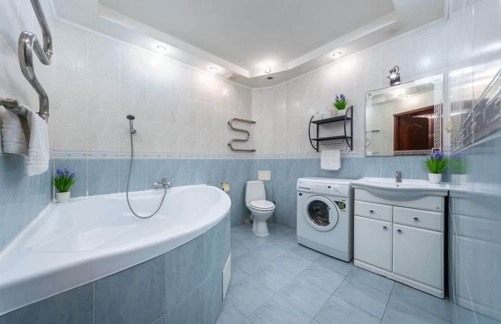 Замок для 4 людей на майдані Незалежності . Вул.Костельна 9