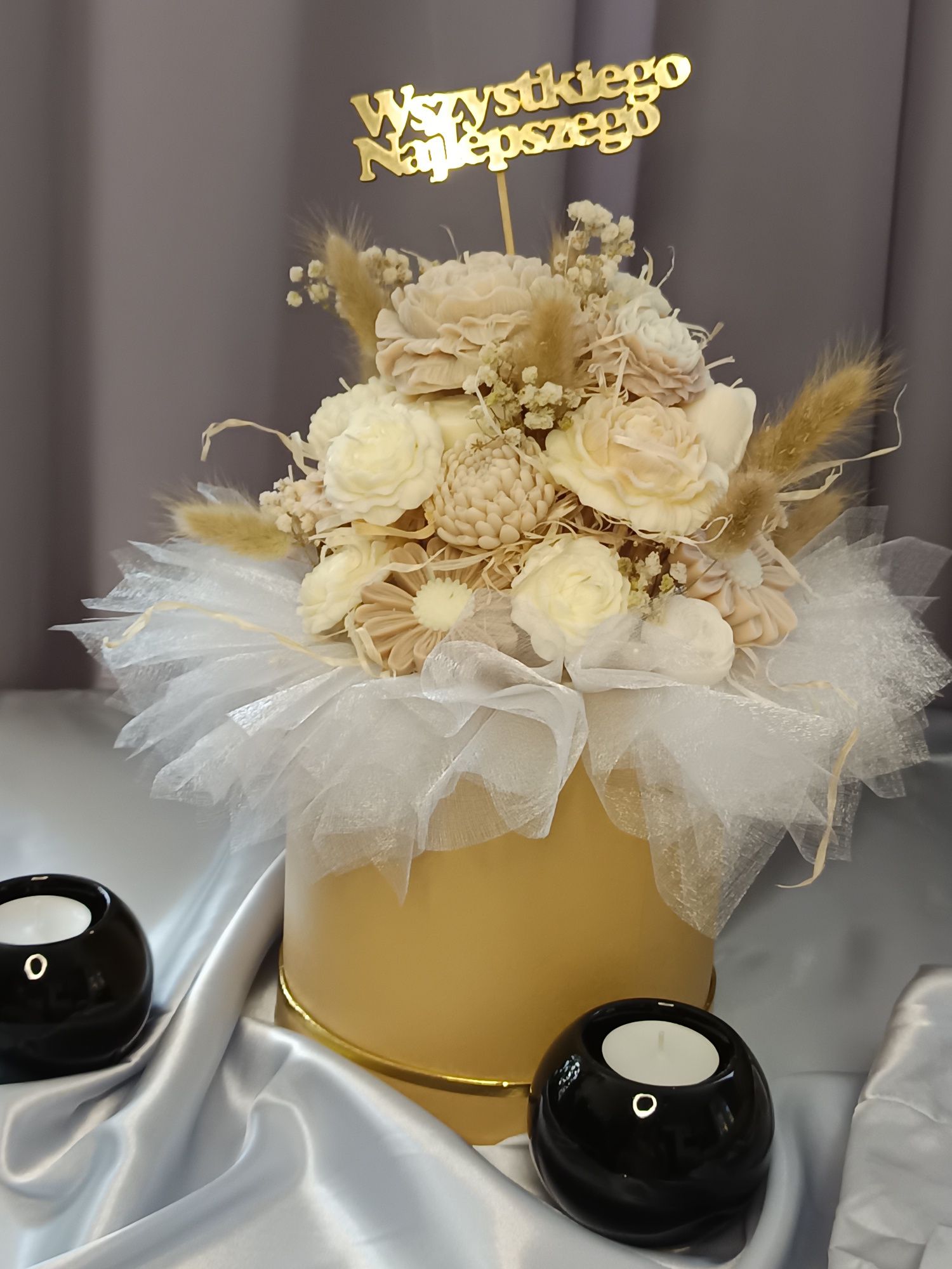 Flower box zapachowy wykonany z wosku sojowego