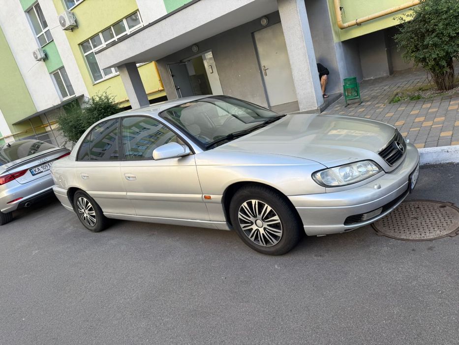 Продам машину Opel Omega 1999 рік