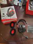 Słuchawki HyperX Cloud 2, działające w 100% , mają około 3 lata