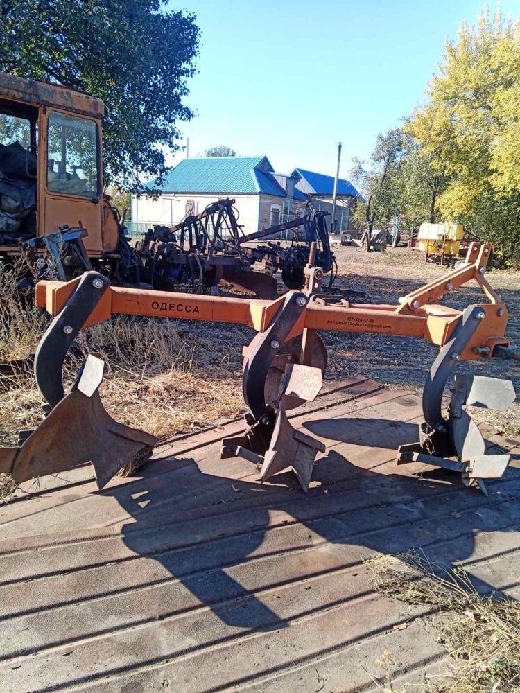 Продам плуг Полігон 3-35
