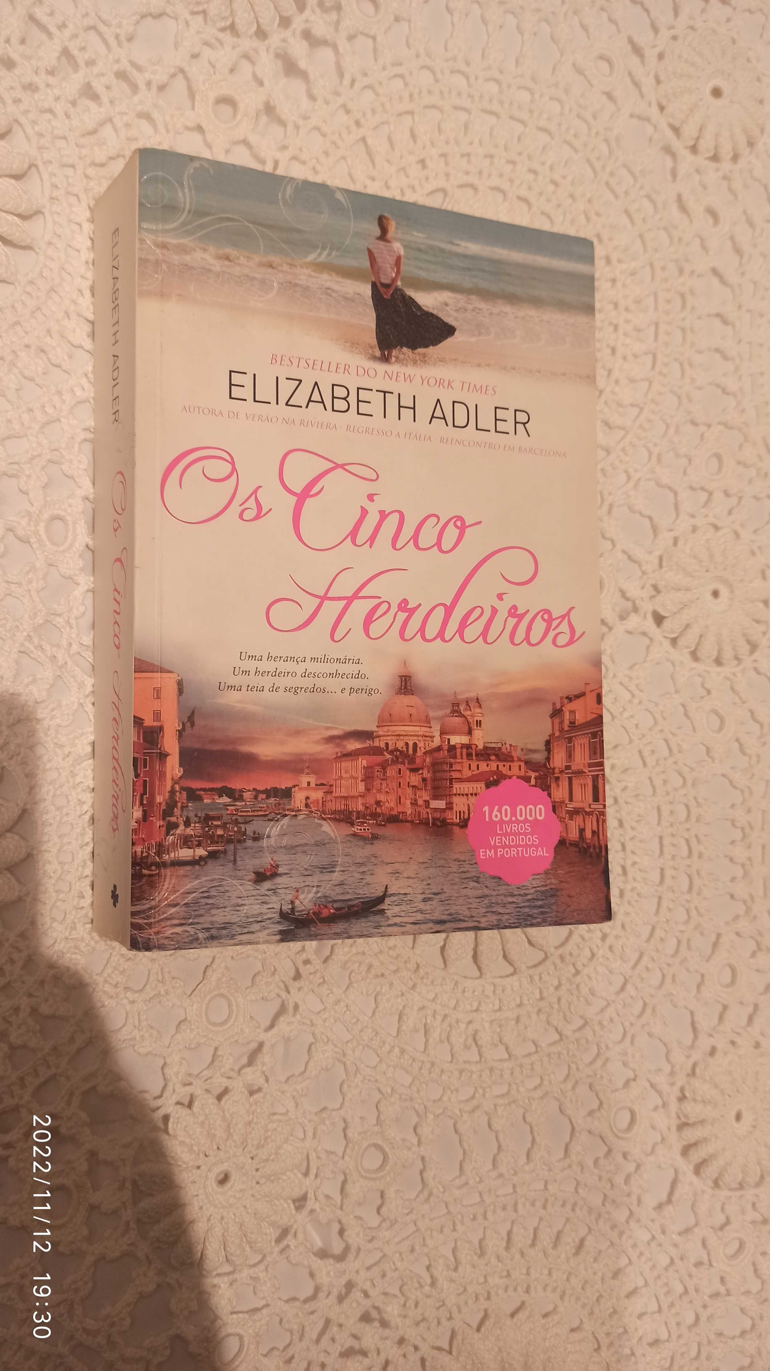 Livro Os cinco herdeiros de Elizabeth Adler