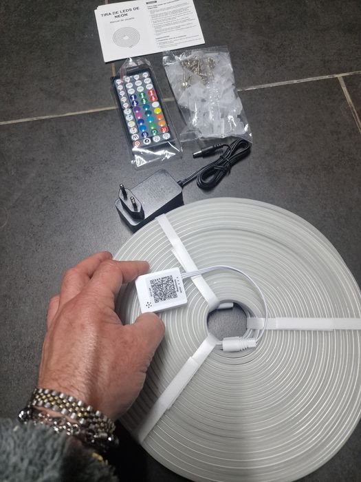 de luzes de néon LED Mexllex. 2 rolos de 15+15 .30 metros