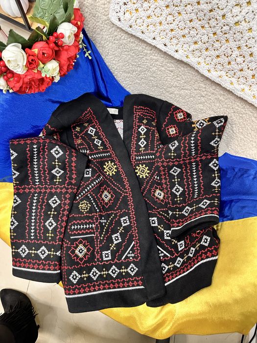 Вишита джинсовка з щільного котону в розмірах.