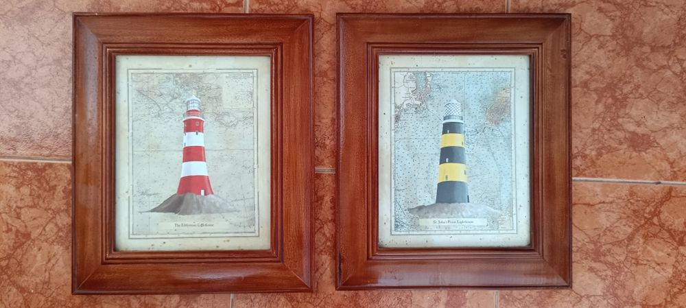 Dois quadros de faróis