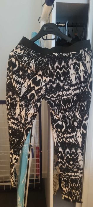 Sprzedam  spodnio leginsy marki guess