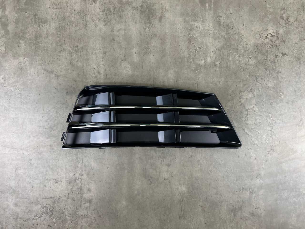Решітка в бампер - AUDI A4 (B9) 2015-2018 8W0807682RRN4/8W0807681RRN4