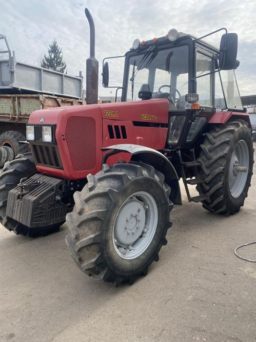 Продам трактор 1221
